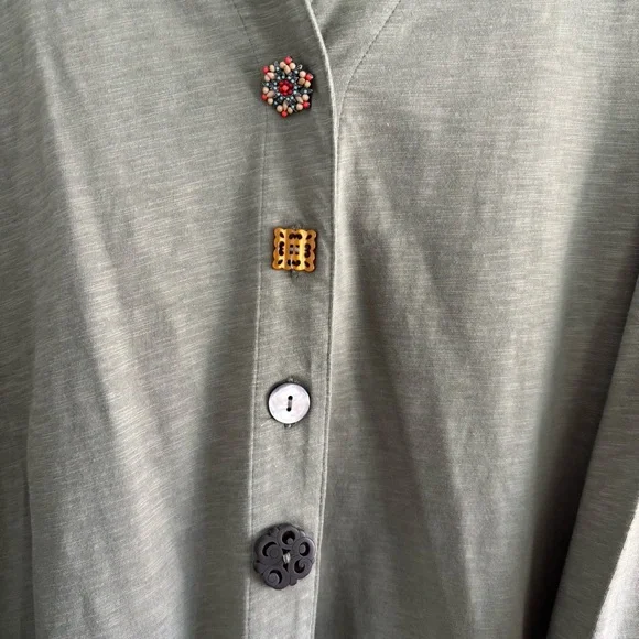 Soft Surroundings Sage Button Down Shirt Medium NWOT - Picture 2 of 6